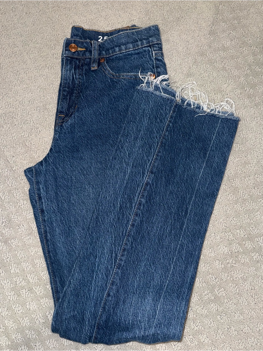 High-Waisted Dark Blue Denim Jeans with Frayed Hem